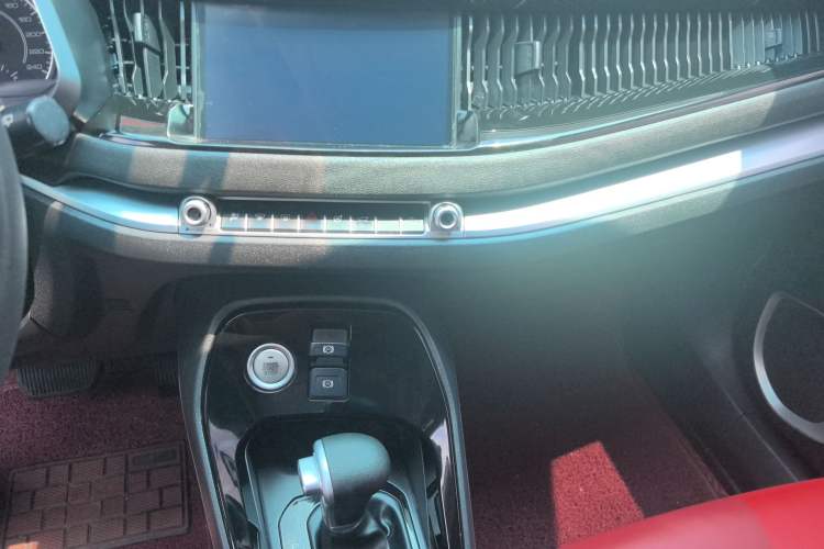 Used Haval H2s 2018 Red-Label 1.5T Dual-Clutch Fashion Edition
