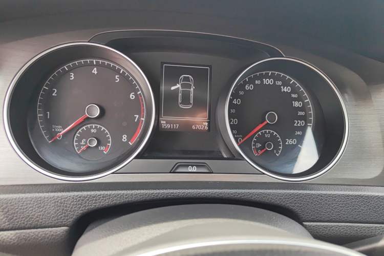 Used Volkswagen Golf 2015 1.4TSI Automatic Comfort Model
