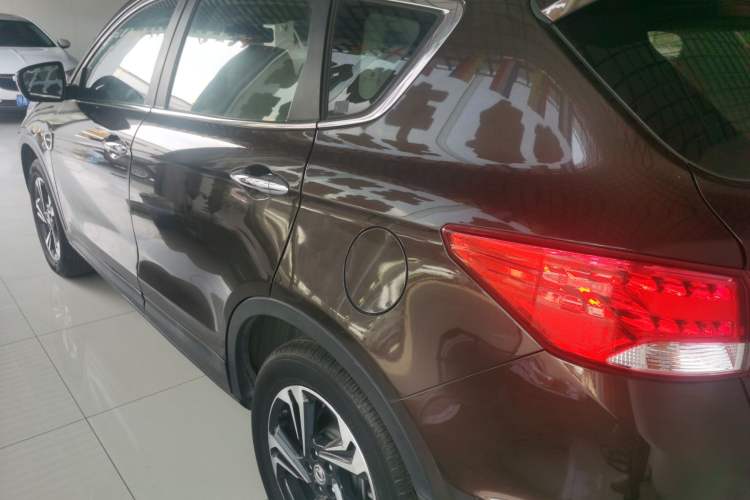 Used Dongfeng Aeolus AX7 2016 2.0L Automatic Zhiyi Trim
