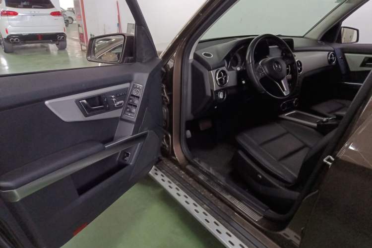 Used Mercedes-Benz GLK-Class 2013 Facelift GLK 300 4MATIC Fashion Edition
