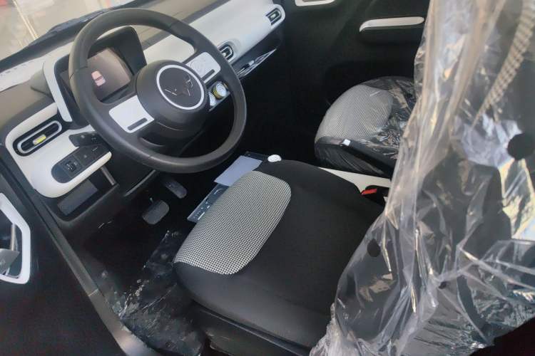 Used Wuling Hongguang MINIEV 2024 3rd Generation 215km Youth Edition
