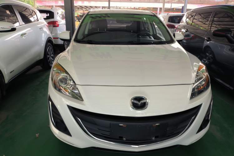 Used Mazda Mazda 3 2015 Hatchback 1.6L Manual Comfort Edition

