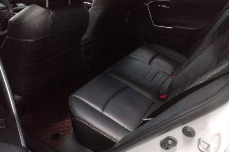 Used Toyota RAV4 2023 2.0L CVT Two-Wheel Drive Fashion Plus Edition
