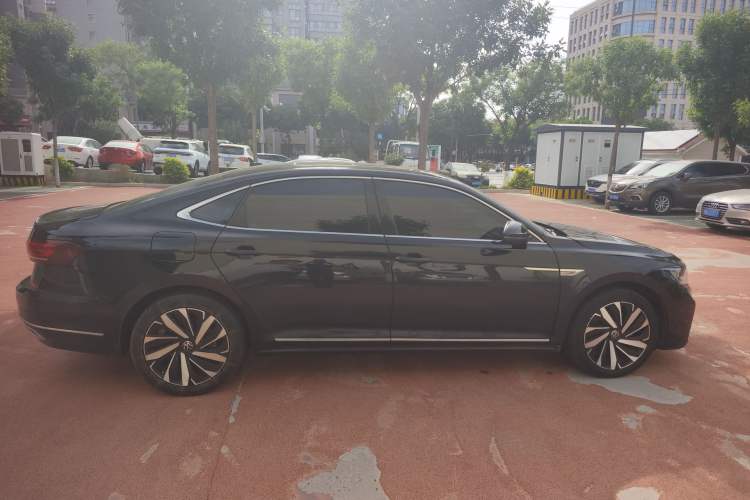 Used Volkswagen Passat 2022 330TSI Starry Elite Edition Custom Version
