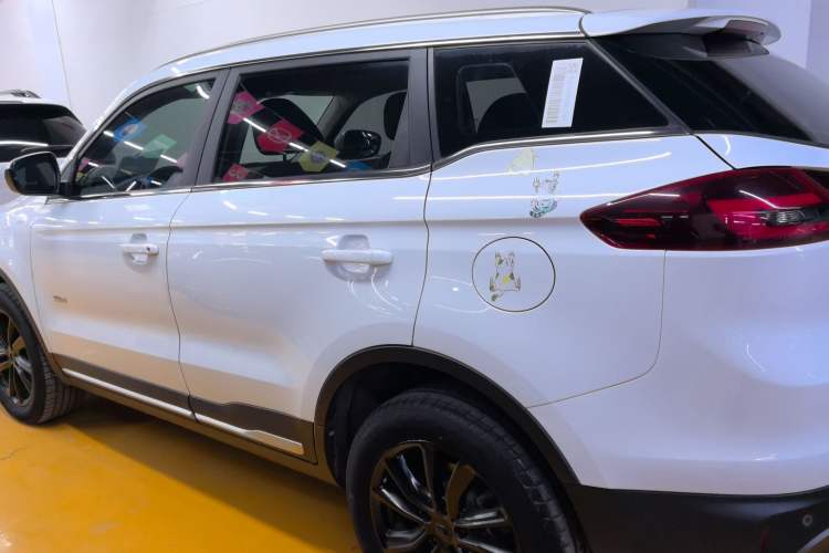 Used Geely Auto Emgrand X7 Sport 2020 1.8TD DCT Two-Wheel Drive Smart Connect 4G-Enabled Version
