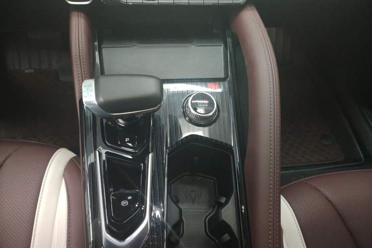 Used Geely Auto Monjaro L 2024 2.0TD High-Power Automatic Two-Wheel Drive Yunqi Version
