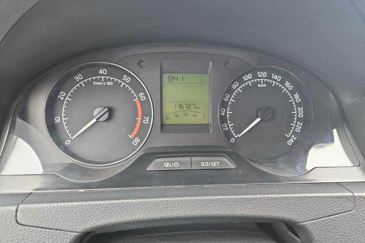 Used Skoda Rapid 2016 1.6L Automatic Front-Wheel Drive Model
