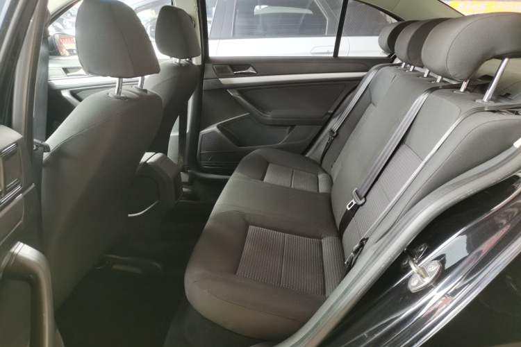 Used Volkswagen Lavida 2015 1.6L Automatic Fashion Edition
