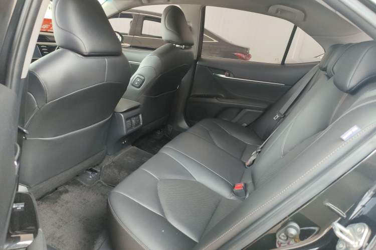 Used Toyota Camry 2018 2.0G Luxury Edition
