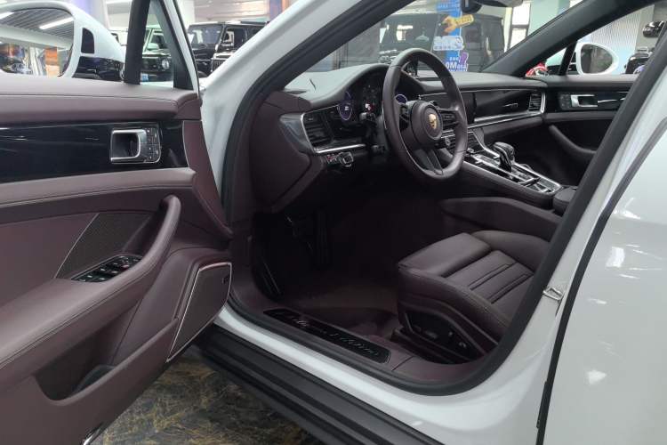 Used Porsche Panamera 2023 Facelifted Panamera 2.9T Platinum Edition
