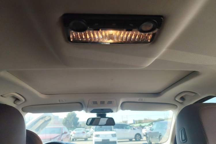 Used BMW 5 Series 2014 525Li Luxury Design Package
