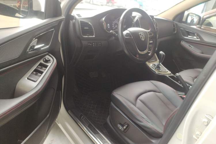 Used Baojun 560 2016 1.8L iAMT Luxury Model
