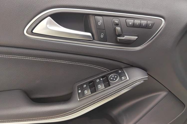 Used Mercedes-Benz GLA 2016 GLA 200 Fashion Model
