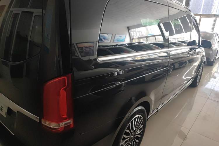 Used Mercedes-Benz V-Class 2017 V 260 L Prestige Extended Edition
