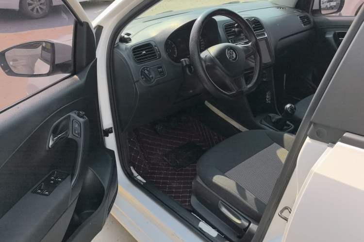 Used Volkswagen Polo 2018 1.5L Manual Drive-Comfort Model
