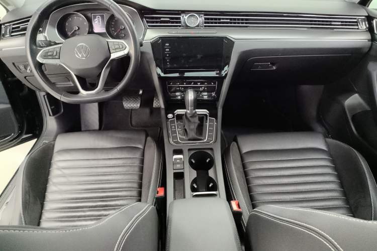 Used Volkswagen Magotan 2020 330TSI DSG Leading Model
