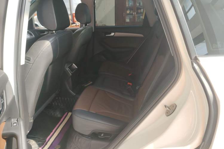 Used Audi Q5 2017 Plus 40 TFSI Ambition Model
