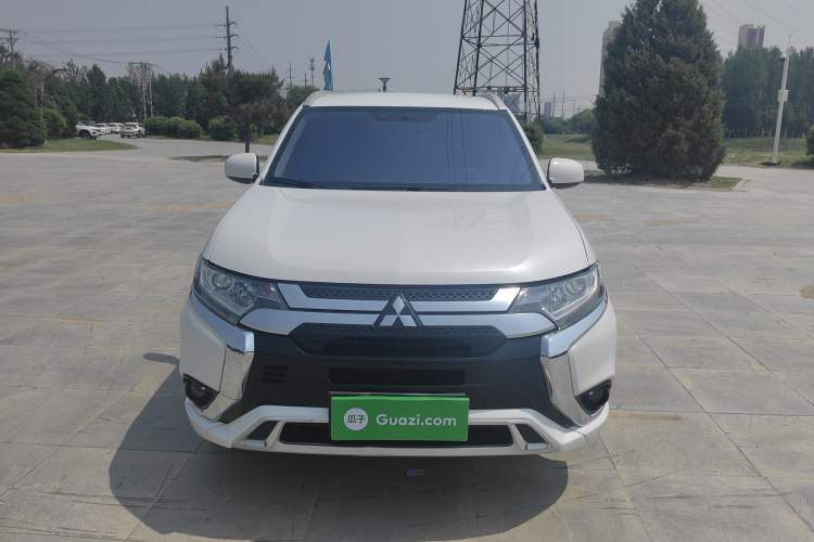 Used Mitsubishi Outlander 2021 Revised Version 2.0L Two-Wheel Drive Comfort Edition 5 Seats
