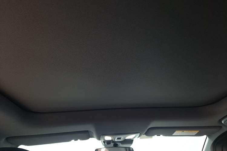 Used Changan UNI-V 2022 1.5T Prestige Version
