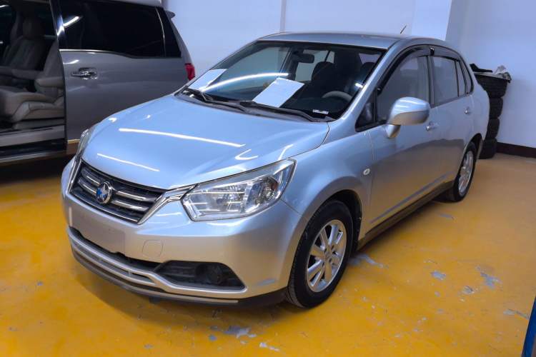 Used Venucia D50 2015 1.6L Automatic Fashion Edition
