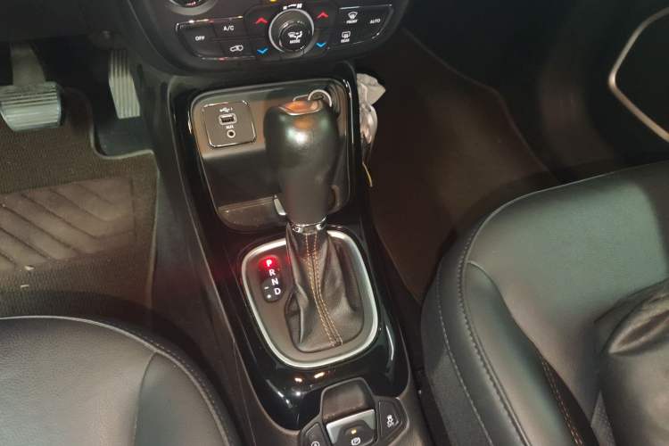 Used  Compass 2020 220T Automatic Elite Edition
