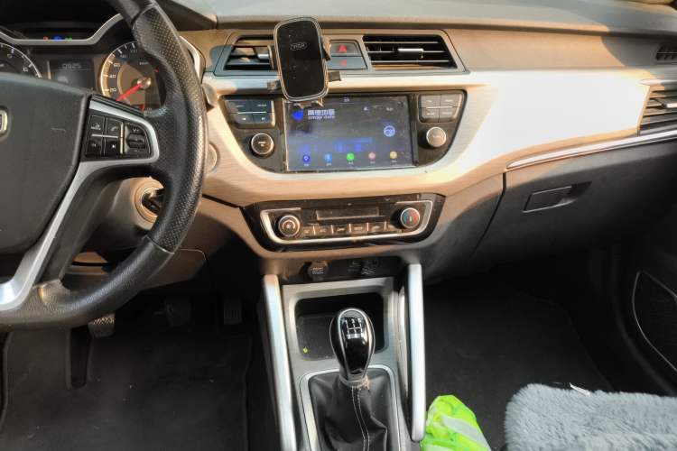 Used Geely Auto Vision X3 2017 1.5L Manual Luxury Model
