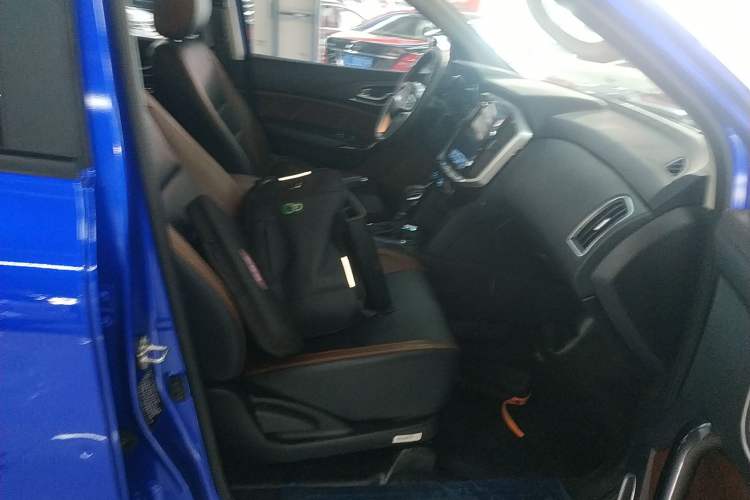 Used JMC Yuhu 7 2017 2.0T Gasoline Automatic 4x4 Luxury Edition JX4G20A5L
