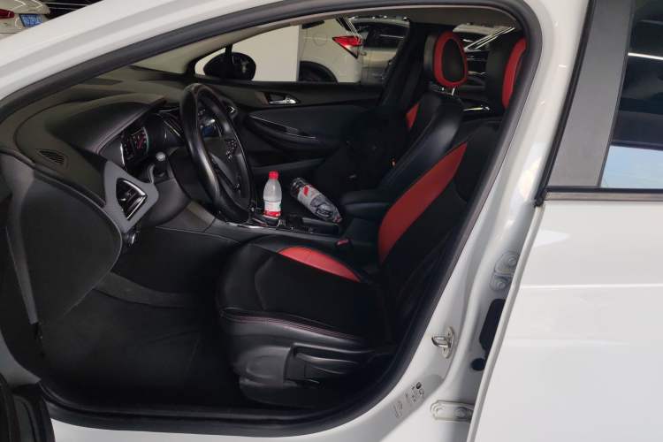 Used Chevrolet Cruze 2018 320 Automatic Pioneer Sunroof Edition
