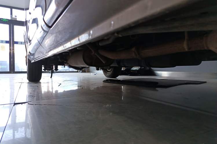 Used Foton Scenic G5 2023 2.0L Gasoline Commercial Version Passenger Van 7/9 Seats Model 1TZS