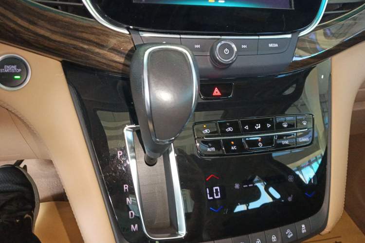 Used Buick GL8 2017 ES 28T Luxury Model China V Standard
