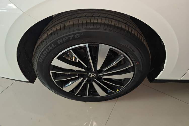 Used Changan Eado PHEV 2025 Smart New Blue Whale 145KM High-Energy Edition
