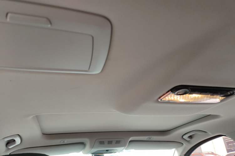 Used BMW 5 Series 2014 520Li Elegant Model
