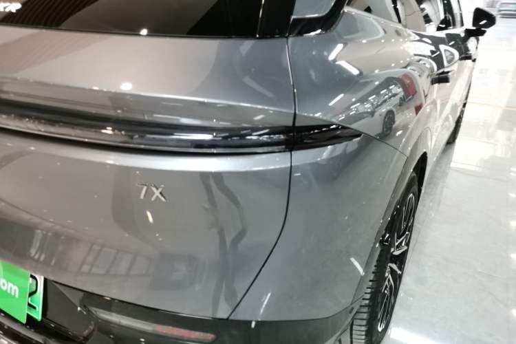 Used Zeekr 7X 2025 100 kWh Long-Range Rear-Wheel Drive with Intelligent Driving Features