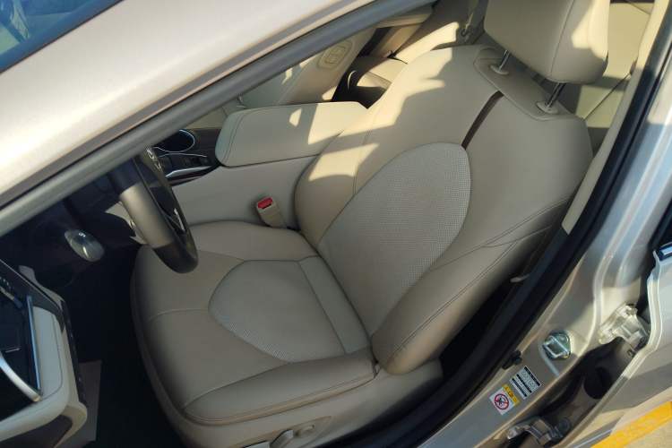 Used Toyota Camry 2018 2.0G Luxury Edition
