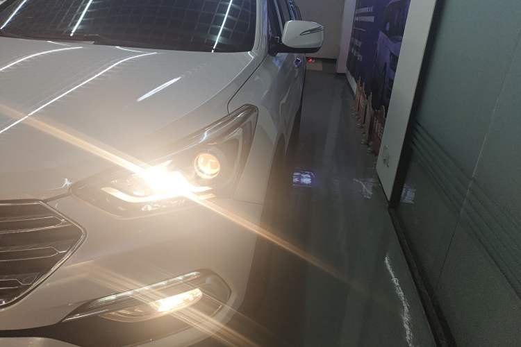 Used Hyundai Santa Fe 2017 2.4L Automatic Two-Wheel Drive Smart Version 5 Seats
