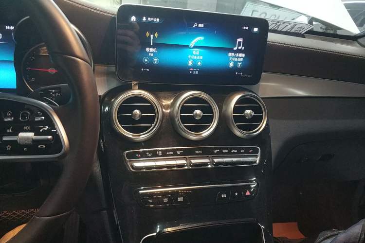 Used Mercedes-Benz GLC 2020 GLC 260 L 4MATIC Dynamic Model