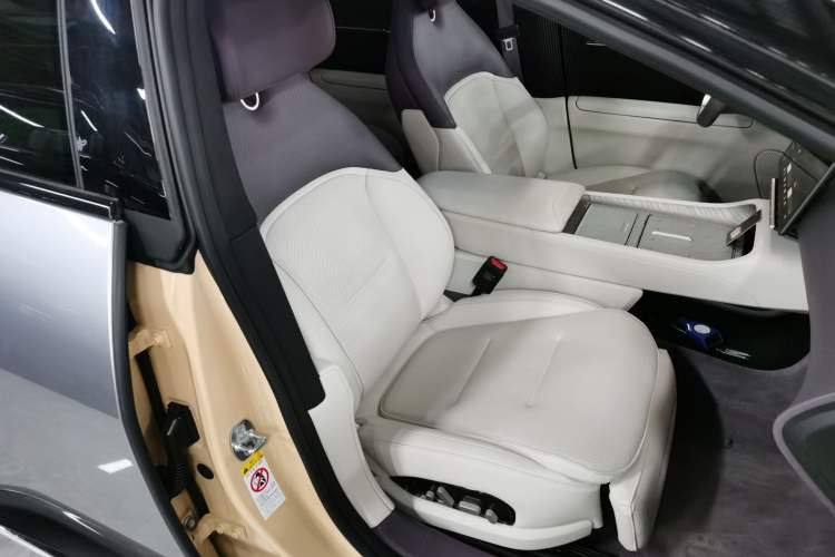 Used  12 2024 650 Three-Laser All-Wheel Drive GT Version
