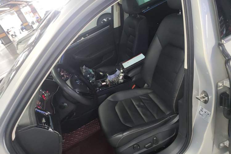 Used Volkswagen Phideon 2019 380TSI Two-Wheel Drive Business Edition China V Standard