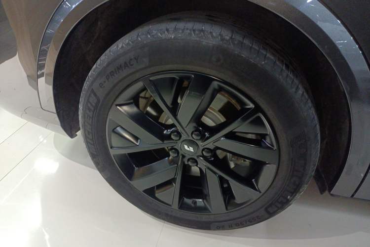 Used Li Auto L8 2023 Pro Model
