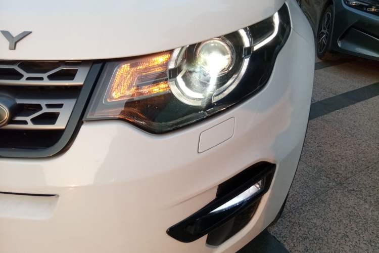 Used Land Rover Discovery Sport 2019 240 PS SE Version China VI Standard