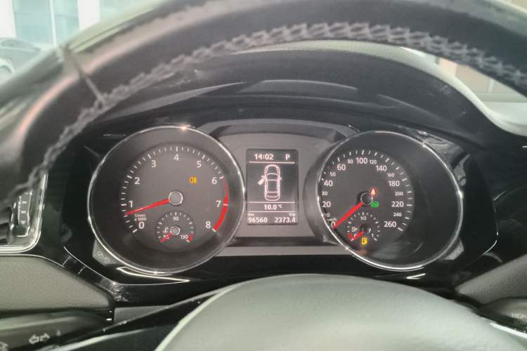 Used Volkswagen Sagitar 2015 230TSI Automatic Luxury Model
