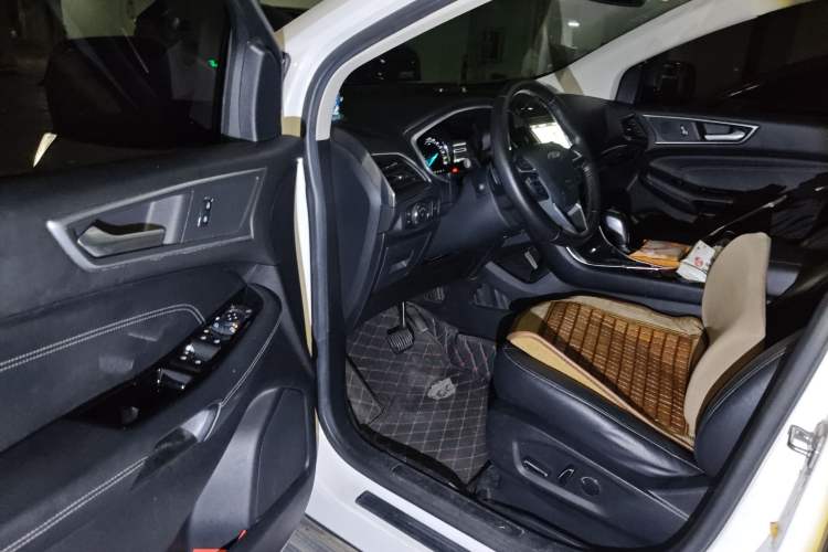 Used Ford Edge 2018 EcoBoost 245 Two-Wheel-Drive Titanium 7-Seater China V Standard
