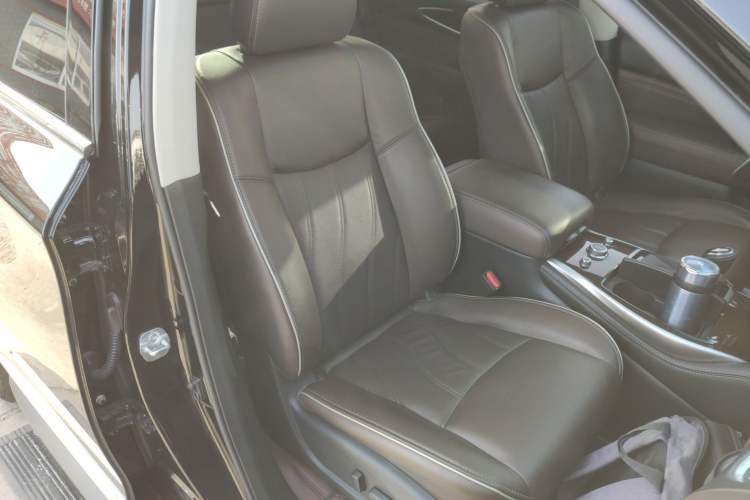 Used Infiniti QX60 2018 2.5 S/C Hybrid Two-Wheel-Drive Excellence Edition China VI Standard