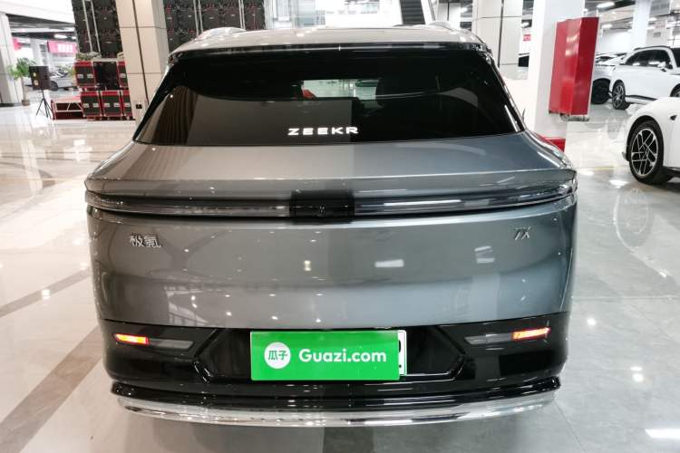 Used Zeekr 7X 2025 100 kWh Long-Range Rear-Wheel Drive with Intelligent Driving Features