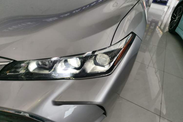 Used Toyota Avalon 2019 Dual-Engine 2.5L Luxury Edition China VI Standard
