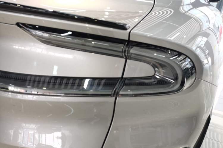 Used  YU7 2025 Ultra-Long Range High-Performance All-Wheel-Drive Max Edition
