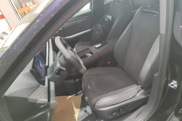 Used VOYAH PASSION 2024 PHEV Four-Wheel Drive Ultra-Long Range Executive Edition