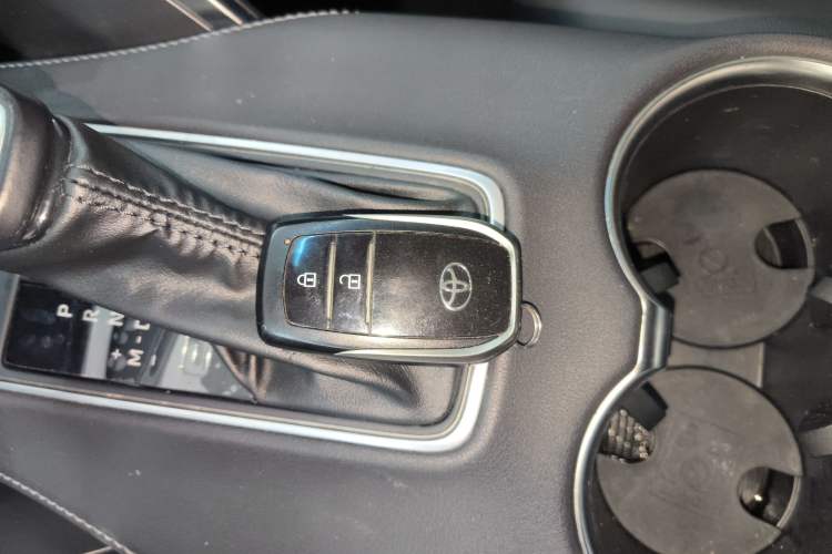 Used Toyota Venza 2023 2.0L CVT Two-Wheel Drive Luxury Edition
