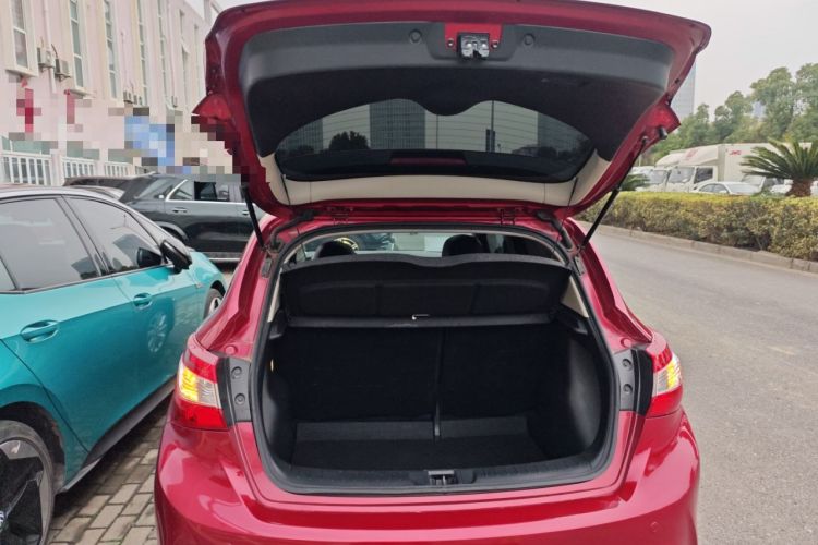 Used Nissan Tiida 2016 1.6L CVT Cool Dynamic Edition