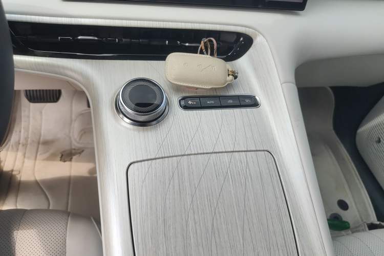 Used  E5 2024 530 km Exploration+ Version
